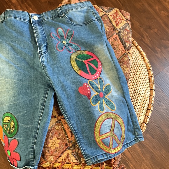 Boho groovy 3xl Bermuda Jean shorts. Super cute. - Picture 2 of 4
